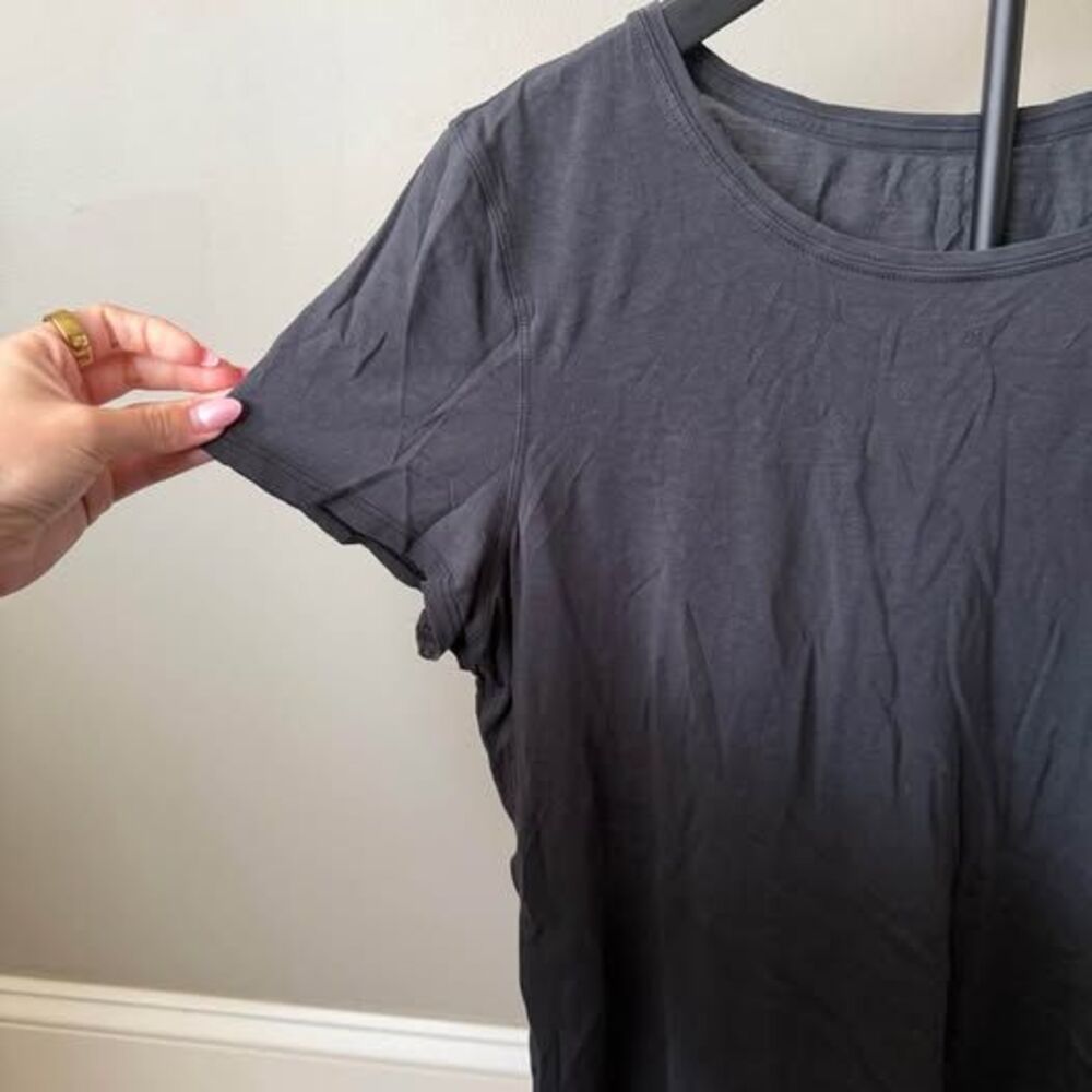 Black Lululemon t-shirt